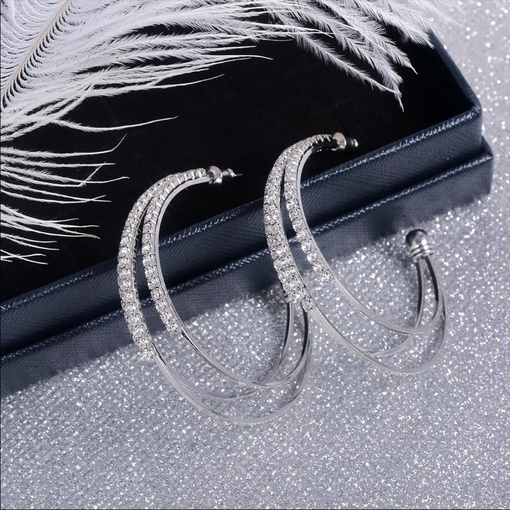 New Women’s Multilayer Round Diamond Earrings - Picture 4 of 10